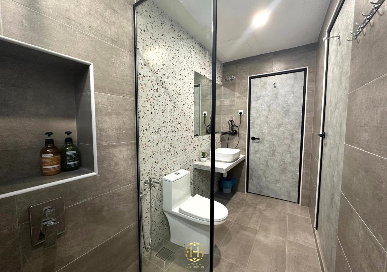 The Luxurious 27, Johor Bahru Villa Exterior photo