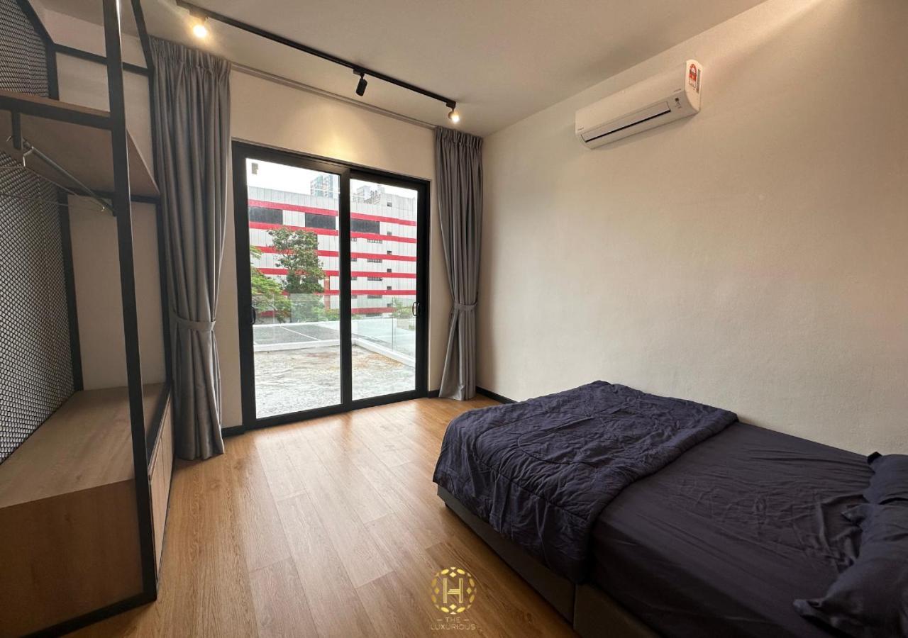 The Luxurious 27, Johor Bahru Villa Exterior photo